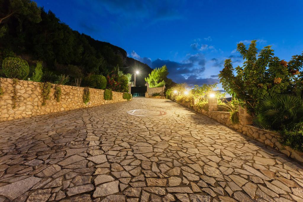 Villa Akros And Suites Keri Exterior photo